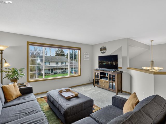 19428 DAYBREAK Ct, Oregon City, OR 97045