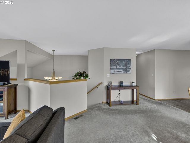 19428 DAYBREAK Ct, Oregon City, OR 97045