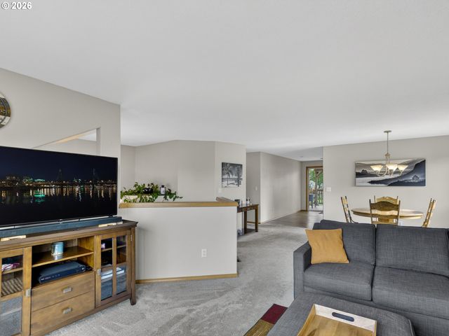 19428 DAYBREAK Ct, Oregon City, OR 97045