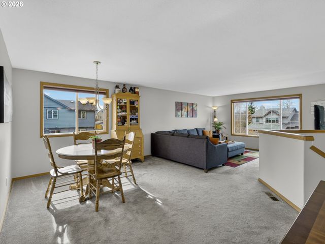 19428 DAYBREAK Ct, Oregon City, OR 97045