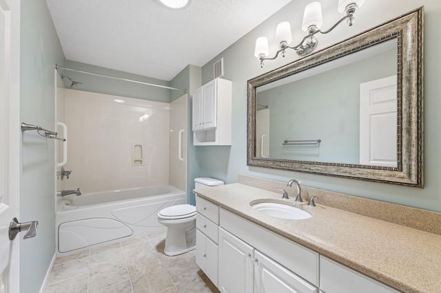 18523 Orchard Trail, Lakeville, MN 55044