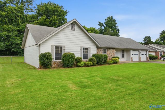 9010 Cannstatt Drive, Huntsville, AL 35802