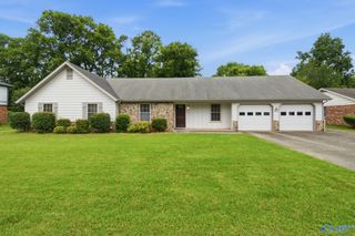 9010 Cannstatt Drive, Huntsville, AL 35802
