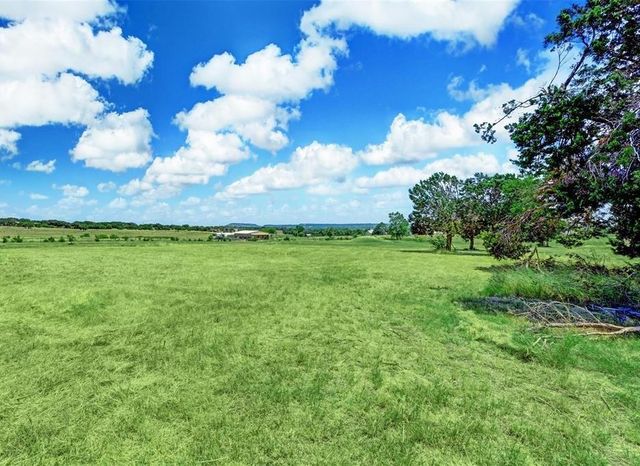 461 Ramms DR, Florence, TX 76527