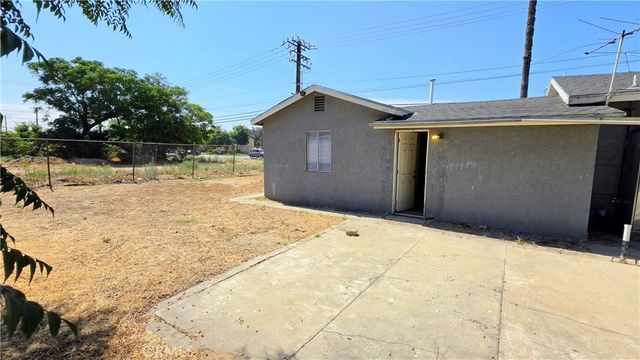 13666 Arrow Boulevard, Fontana, CA 92335