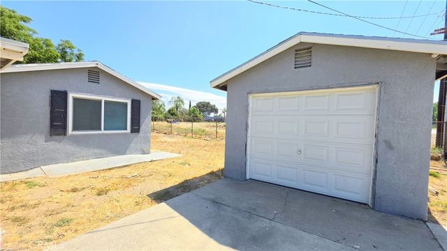 13666 Arrow Boulevard, Fontana, CA 92335