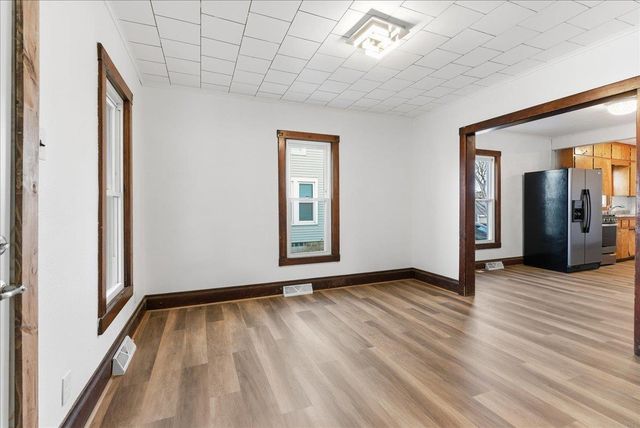 739 W 11th Street, Waterloo, IA 50702