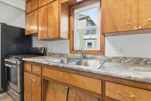 739 W 11th Street, Waterloo, IA 50702