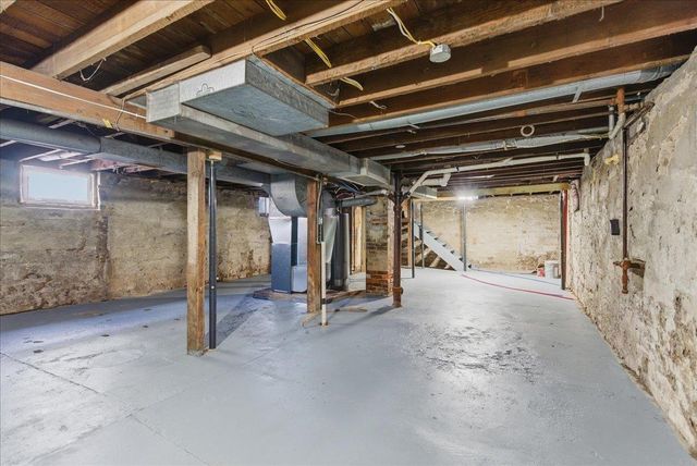 739 W 11th Street, Waterloo, IA 50702