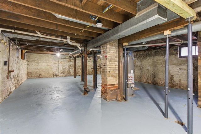 739 W 11th Street, Waterloo, IA 50702