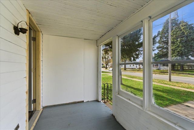 739 W 11th Street, Waterloo, IA 50702