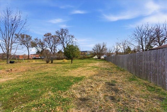 739 W 11th Street, Waterloo, IA 50702