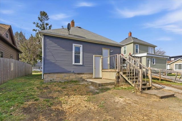 739 W 11th Street, Waterloo, IA 50702