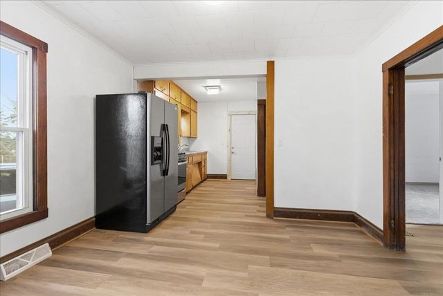 739 W 11th Street, Waterloo, IA 50702