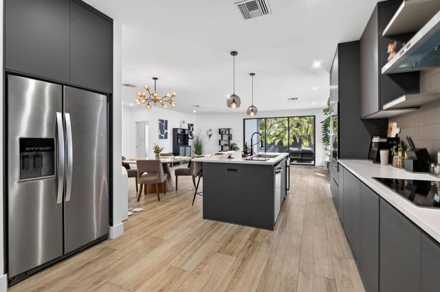 913 NE 15th Street, Fort Lauderdale, FL 33304
