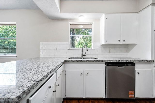1822 Meadowview Drive, Alvin, TX 77511