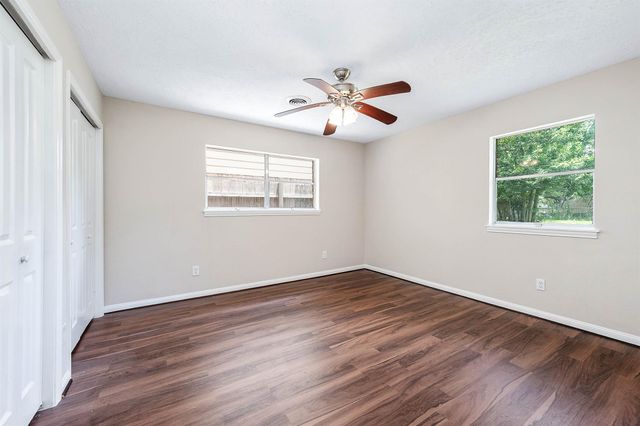 1822 Meadowview Drive, Alvin, TX 77511
