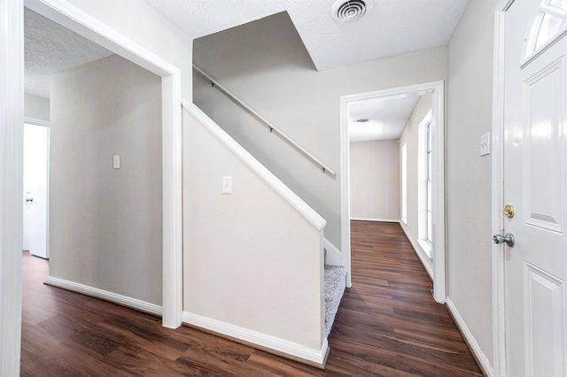 1822 Meadowview Drive, Alvin, TX 77511