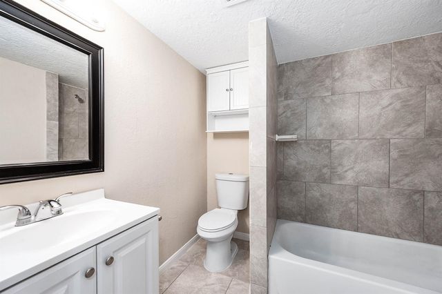 1822 Meadowview Drive, Alvin, TX 77511