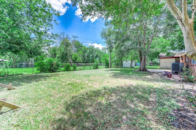 1822 Meadowview Drive, Alvin, TX 77511