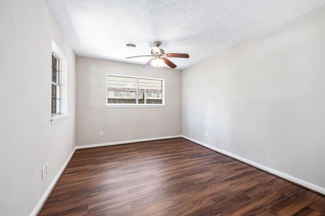 1822 Meadowview Drive, Alvin, TX 77511