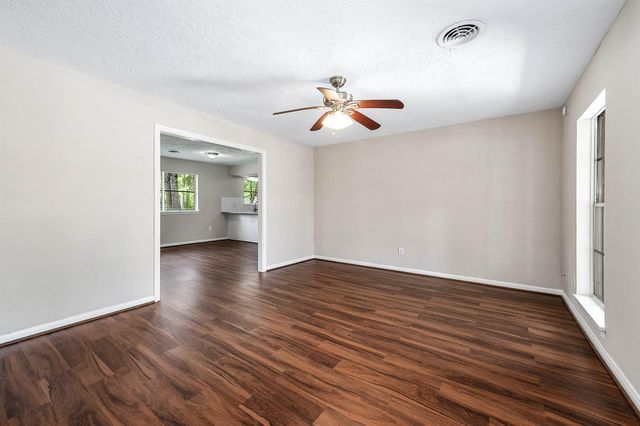 1822 Meadowview Drive, Alvin, TX 77511