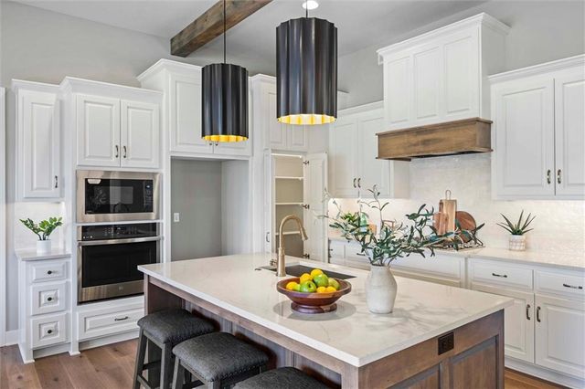 15382 162nd Street, Olathe, KS 66062
