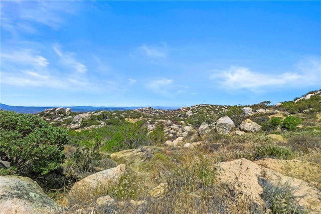 990 Crazy Horse Canyon Road, Aguanga, CA 92536