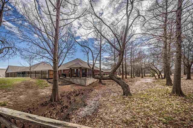16 NW Winding Creek Rd, Lawton, OK 73505