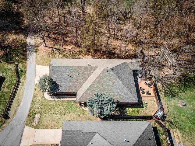 16 NW Winding Creek Rd, Lawton, OK 73505