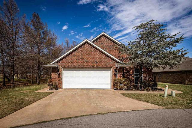 16 NW Winding Creek Rd, Lawton, OK 73505