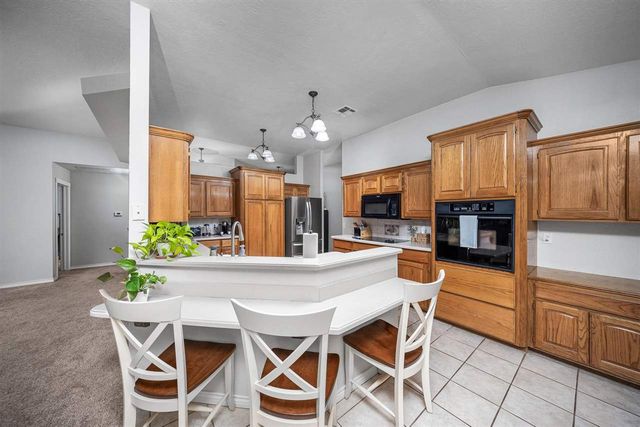 16 NW Winding Creek Rd, Lawton, OK 73505