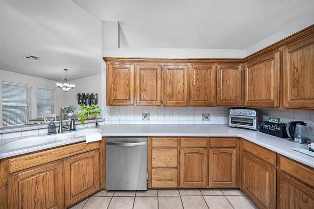 16 NW Winding Creek Rd, Lawton, OK 73505