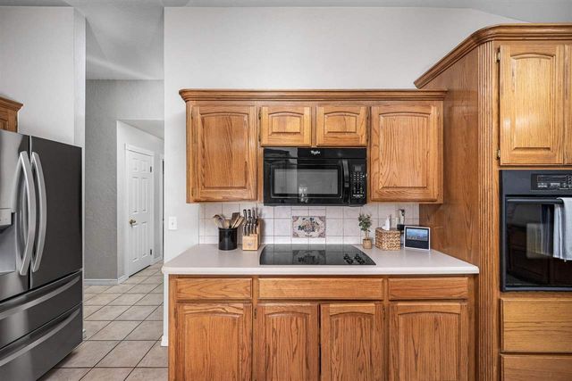 16 NW Winding Creek Rd, Lawton, OK 73505