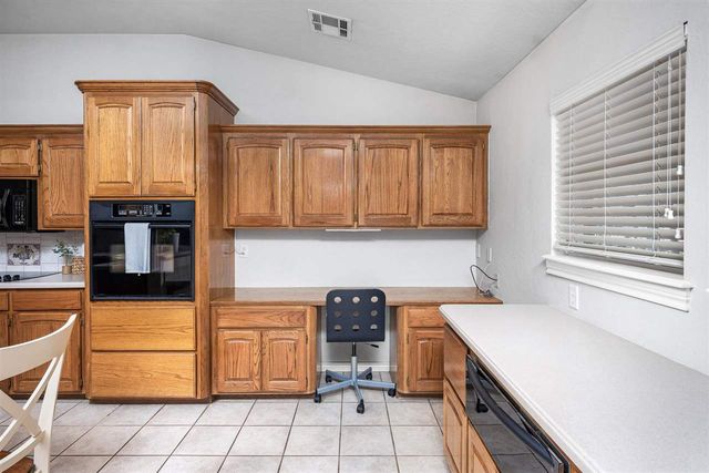 16 NW Winding Creek Rd, Lawton, OK 73505