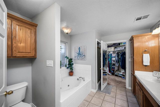 16 NW Winding Creek Rd, Lawton, OK 73505