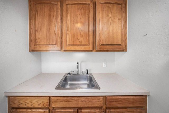 16 NW Winding Creek Rd, Lawton, OK 73505