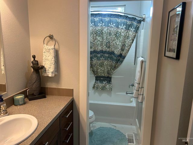 1862 W Pachino St, Meridian, ID 83646