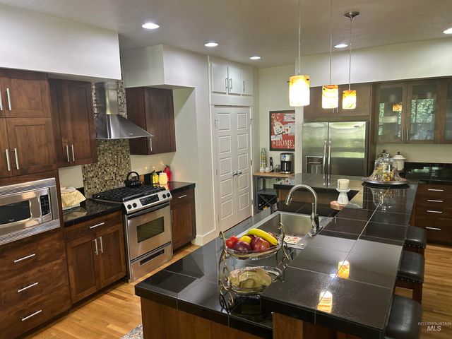 1862 W Pachino St, Meridian, ID 83646