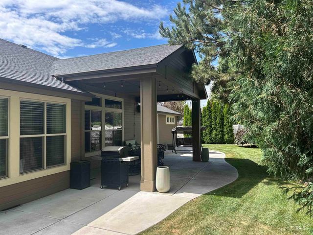 1862 W Pachino St, Meridian, ID 83646