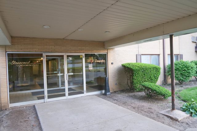 725 W Dempster Street 308, Des Plaines, IL 60016