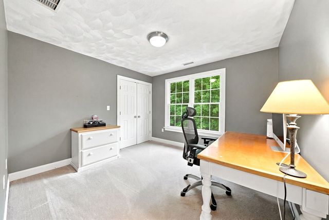 25 Essex St, Middleton, MA 01949