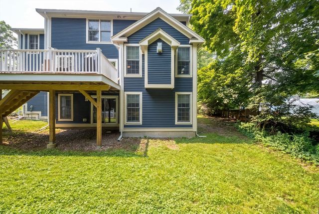 25 Essex St, Middleton, MA 01949