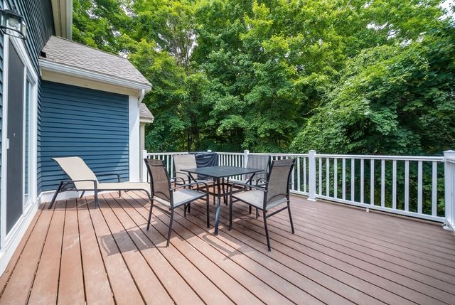 25 Essex St, Middleton, MA 01949