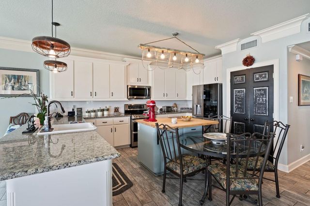 12 Tiki Circle, Tiki Island, TX 77554