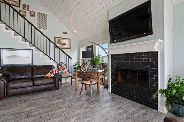 12 Tiki Circle, Tiki Island, TX 77554