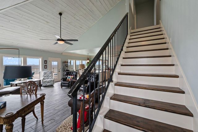 12 Tiki Circle, Tiki Island, TX 77554