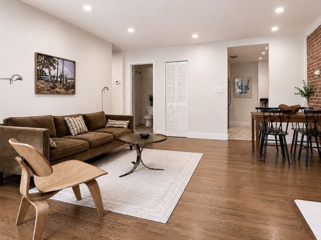 79 Gainsborough St 204, Boston, MA 02115