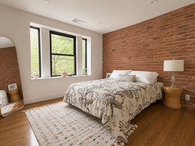 79 Gainsborough St 204, Boston, MA 02115