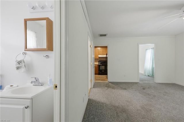 6 Thornrose AVE, Hampton, VA 23669